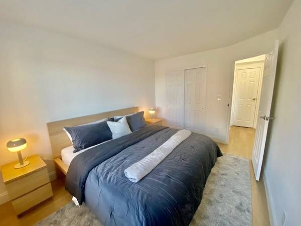 Building Photo - 30 2nd St