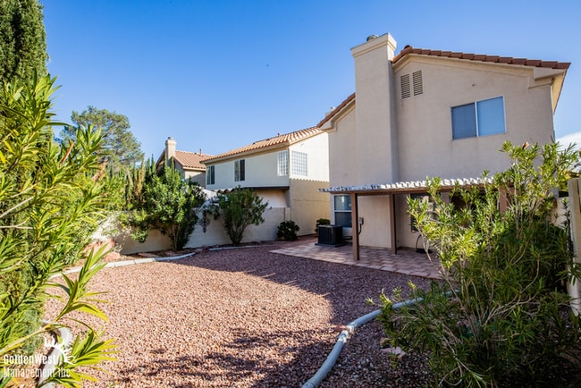 Building Photo - Spacious 3Bdm 2.5Ba Two-Story Home next to Queensridge!