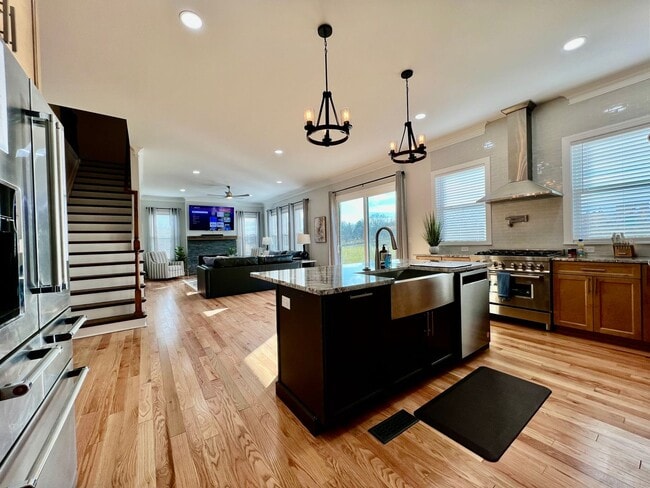 Building Photo - Luxury Home Incredible master suite Liberty Twp OH