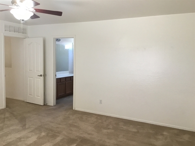 Building Photo - 12201 W Dreyfus Dr