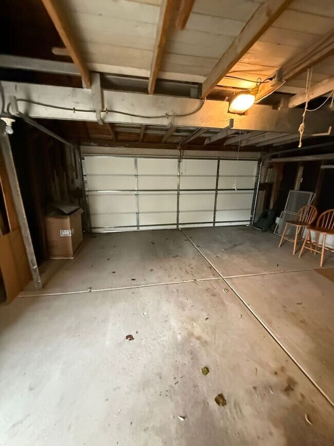 Building Photo - 3446 N Ozark Ave