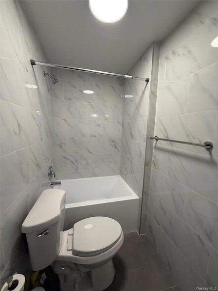 Building Photo - 144 Jersey Ave