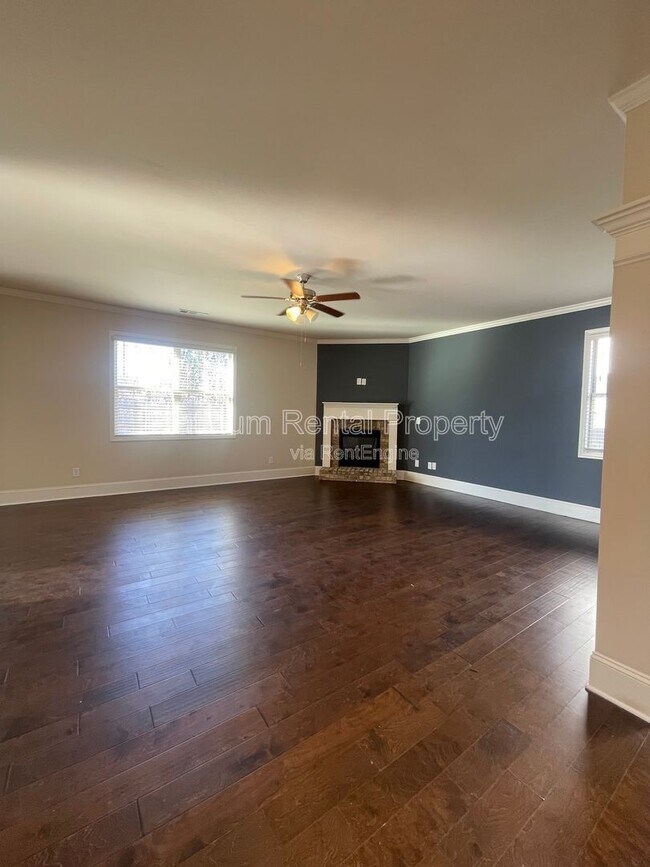 Building Photo - 4425 Huron Dr