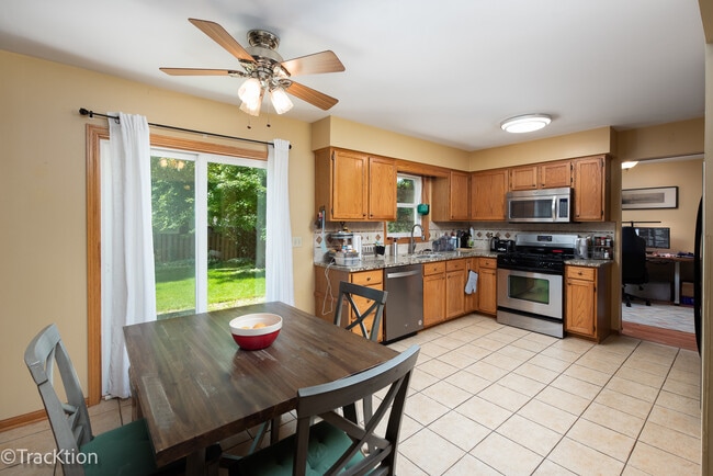 Building Photo - 3081 Barnstable Ct