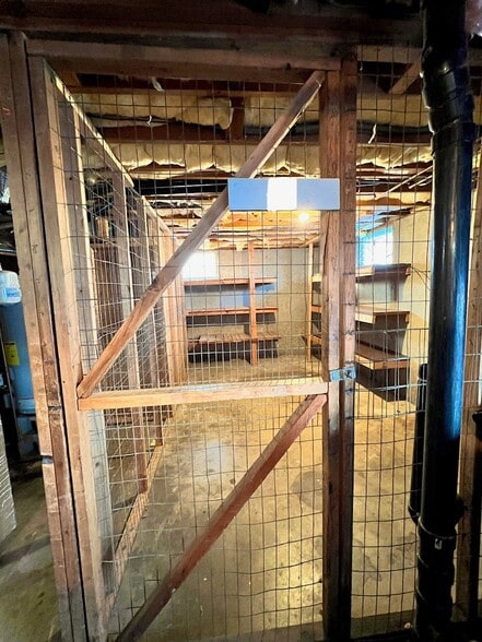 Storage with plenty of space - 9315 Bluejacket St