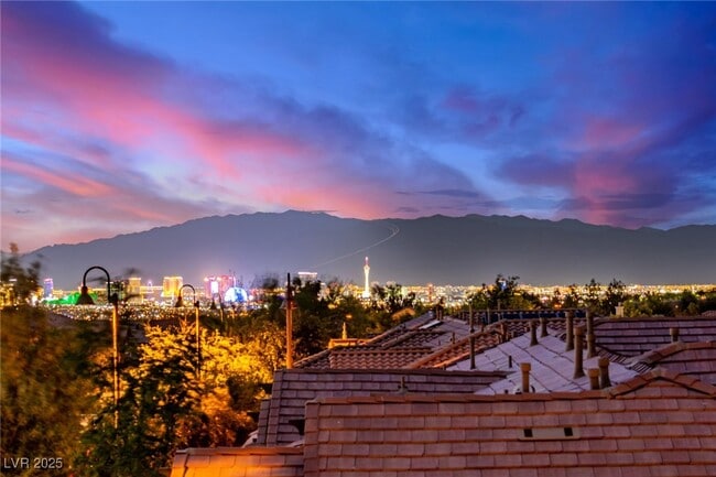 Building Photo - 3165 Via Como