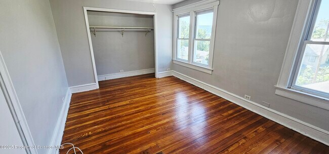 Building Photo - 1323 Olive St