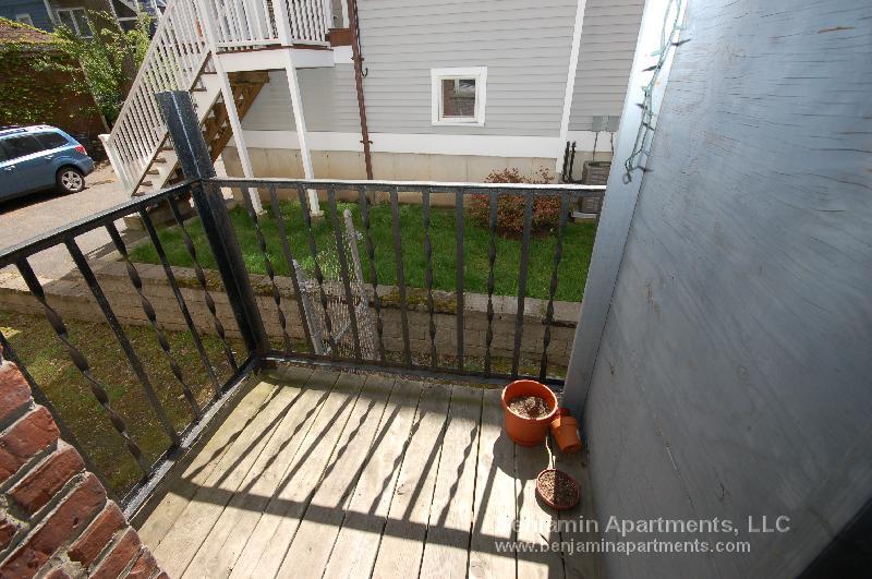 Building Photo - 129 Sutherland Rd