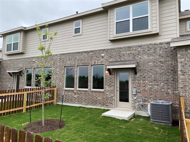 Building Photo - 17402 Bay Skipper Dr