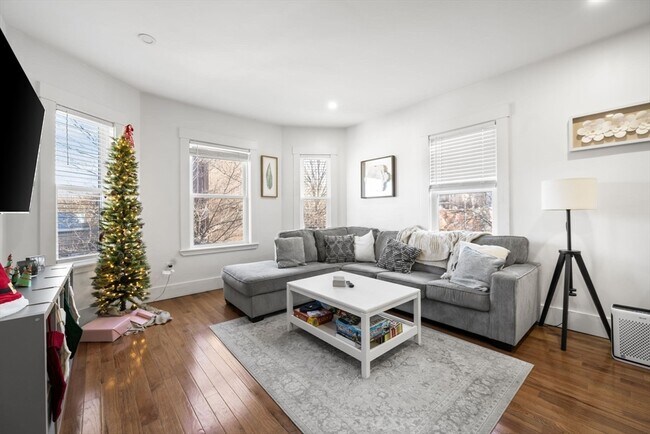 Building Photo - 783 Washington St