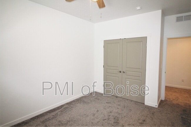Building Photo - 1570 S Pilar Wy
