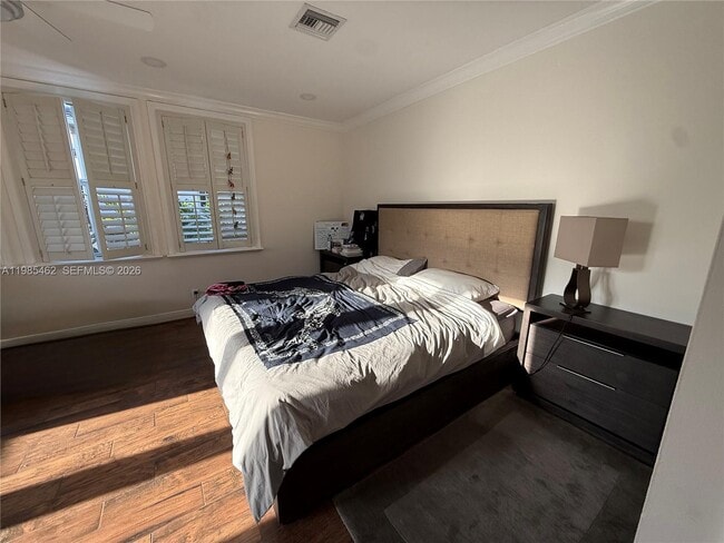 Building Photo - 2636 NE 15th St