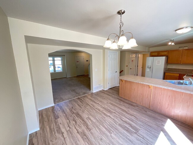 Building Photo - 3 Bedroom Home Available Near Milton E Pro...