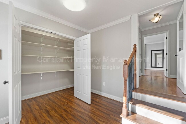 Building Photo - 138 Main St