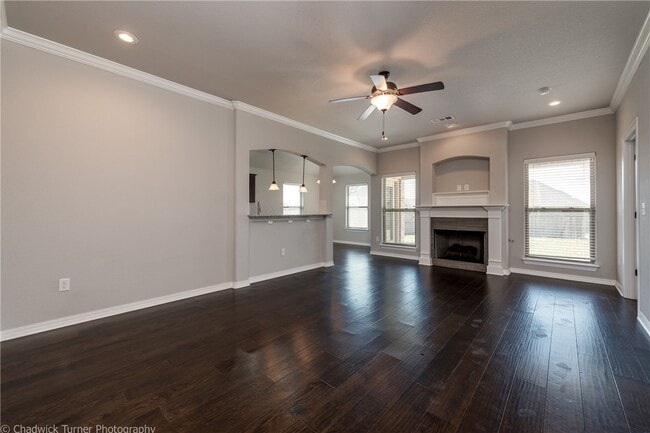 Building Photo - 1001 Gardenia St