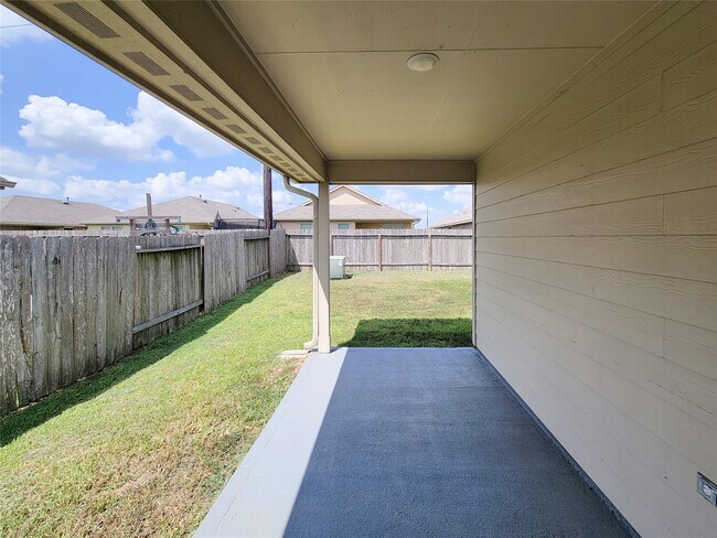 Building Photo - 5443 Dunsmore Harbor Ln