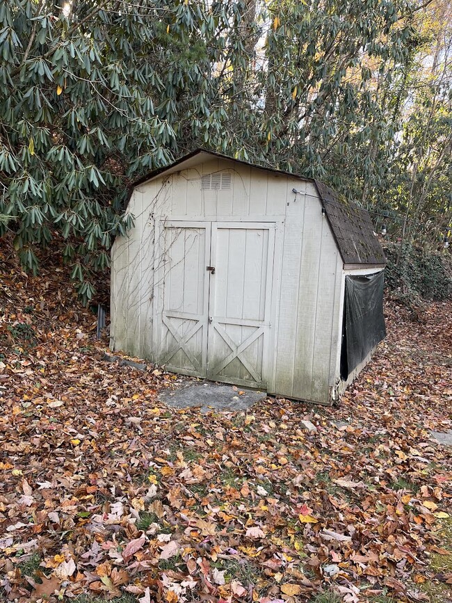 Building Photo - 901 Davis Mountain Rd