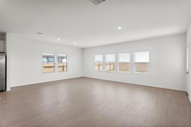Building Photo - 110 Miglia St