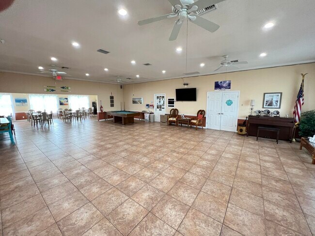 Building Photo - 512 High Point Dr