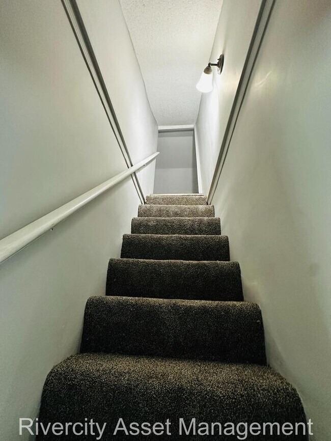 Building Photo - Move-In Ready! Stunning 4-Bedroom, 2-Bath ...