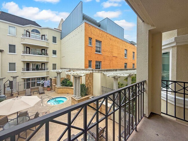 Building Photo - Beautiful 2B/2BA in the Marina w/ Newly Re...