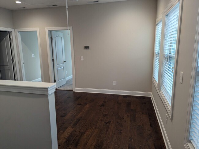 Building Photo - 1008 Cotulla Dr