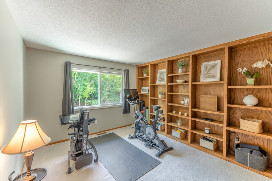 Building Photo - 6339 Saint Croix Trl N