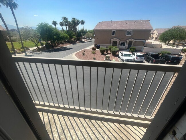 Building Photo - 2 bedroom 2 bath condo Gated community Nor...