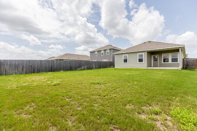 Building Photo - 141 Rubrum Rd