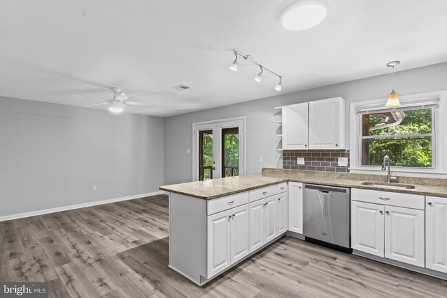Building Photo - 2060 Red Spruce Ct