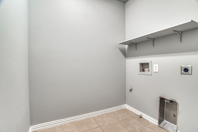 Building Photo - 2364 Calendar Ct