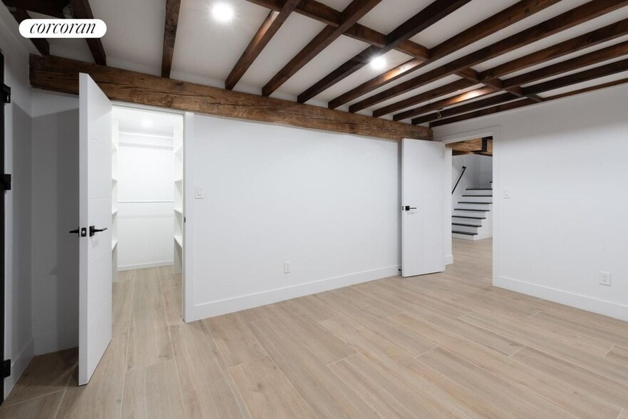 Building Photo - 183 Green St