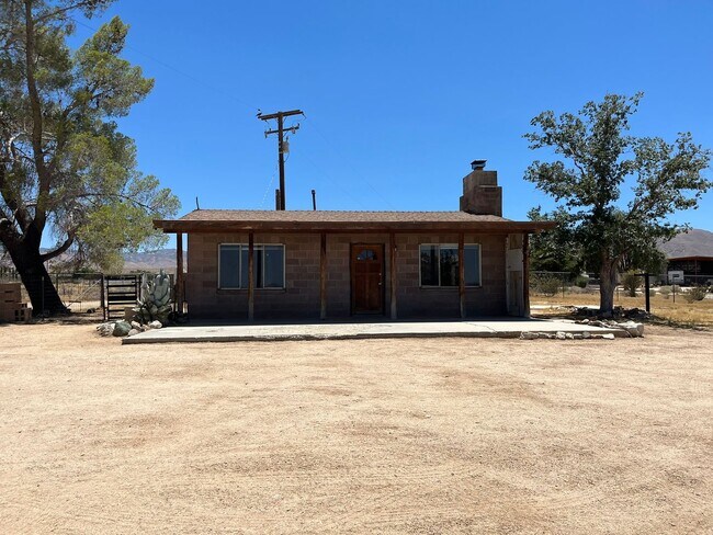 Building Photo - Charming 2 bedroom, 1 bathroom