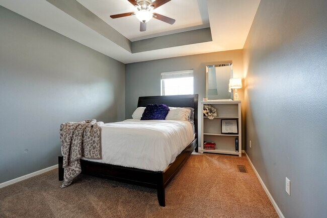 Building Photo - 402 Cambria Dr