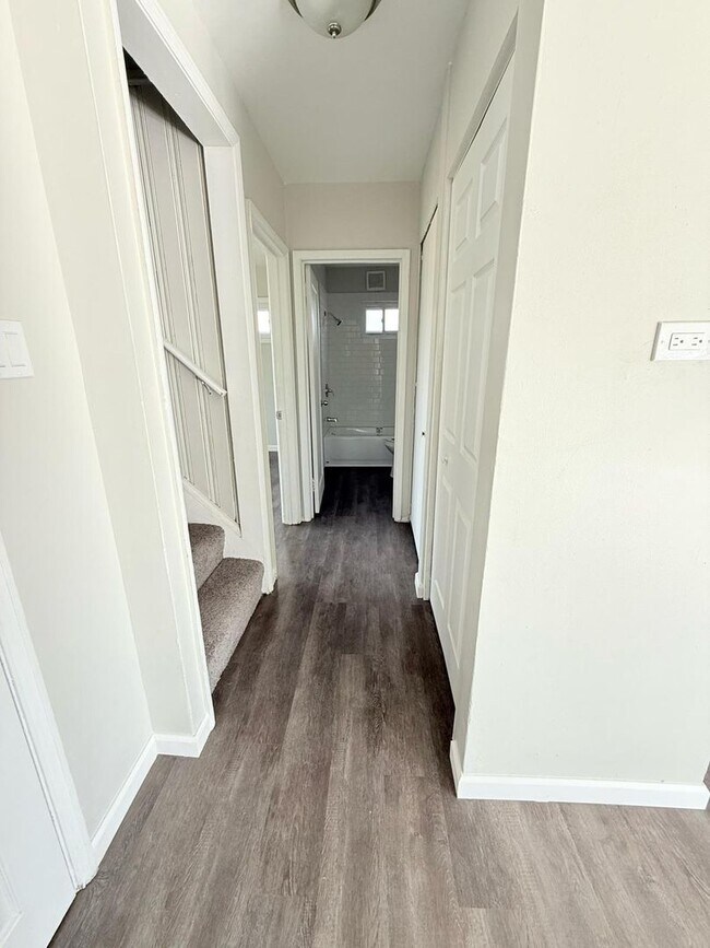 Building Photo - Great 4BR, 1 1/2BA Single Family Home in P...