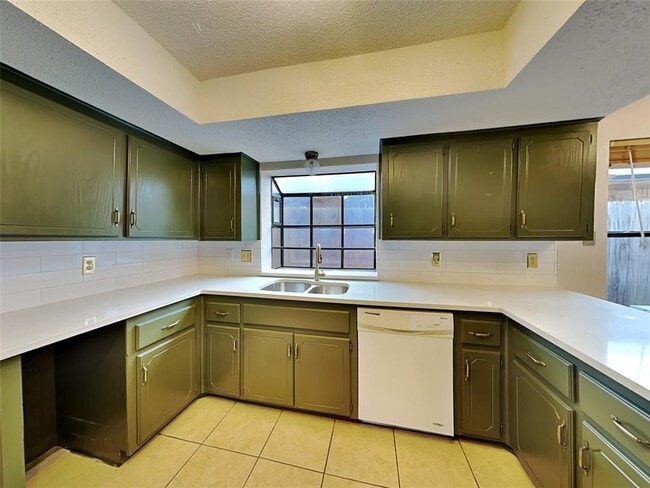 Building Photo - 2200 Sandy Creek Trail