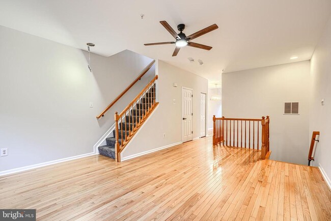 Building Photo - 8 Katurah Ln