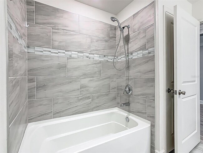 Building Photo - 260 Summerlin Loop