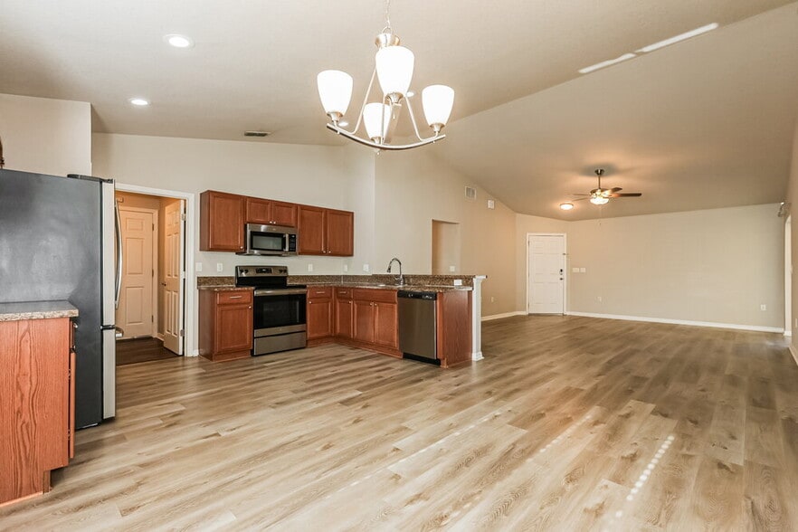 Building Photo - 34835 Redding Ln