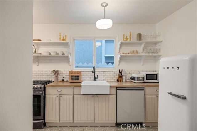 Building Photo - 1706 Carver St