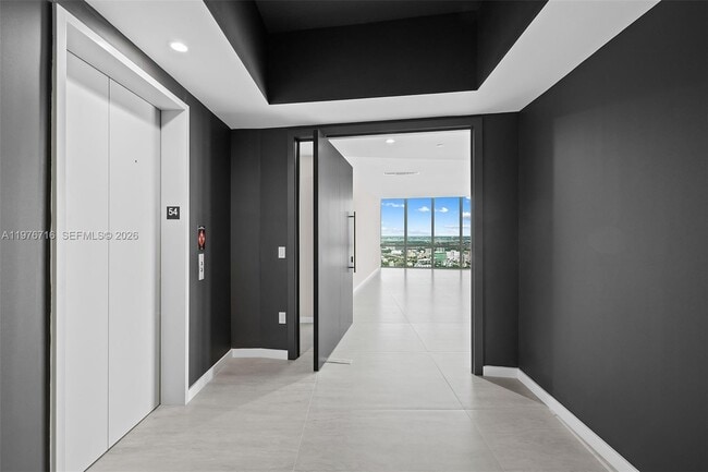 Building Photo - 851 NE 1st Ave