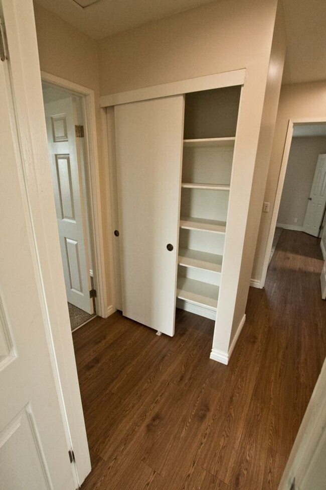 Building Photo - Beautiful 4BR/3 Full BA single family home with large yard