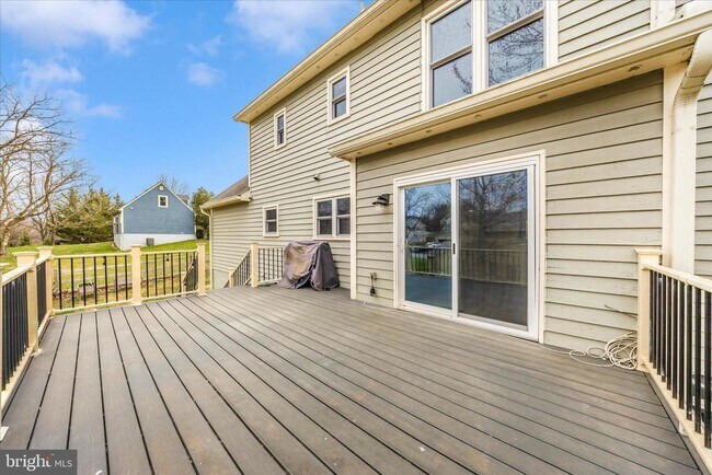 Building Photo - 6634 Rockridge Rd