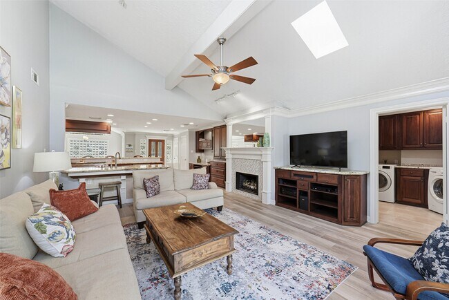 Building Photo - 4600 Huisache St