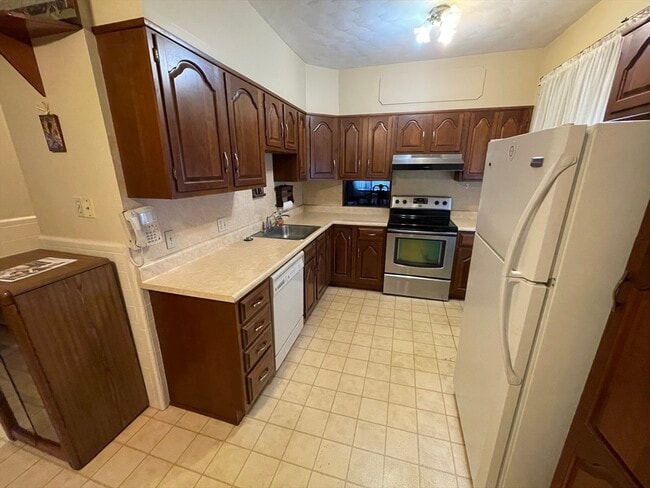 Building Photo - 51 Richmond Ave