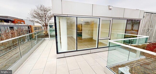 Building Photo - 1201 Half St SE