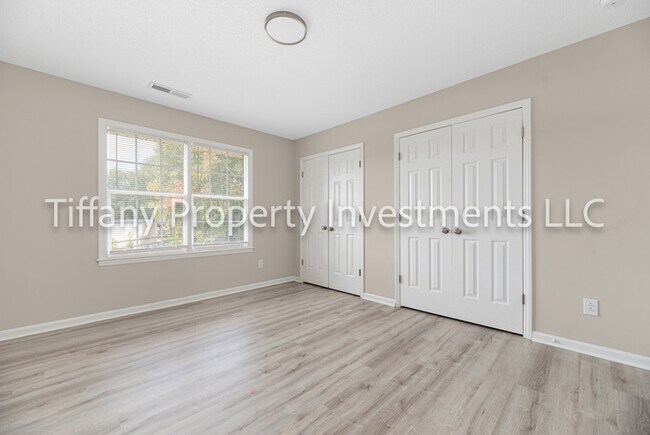 Building Photo - 2427 Hunters Way