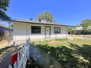 Building Photo - 2120 Canyon Dr