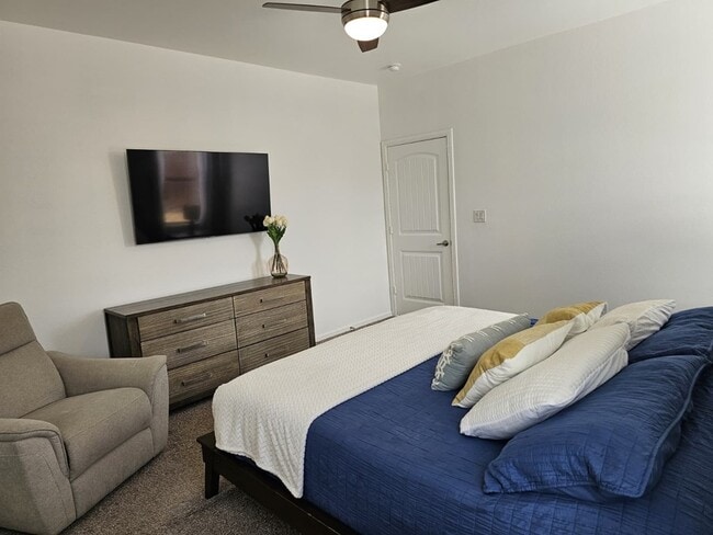 Building Photo - 6906 Brisco Rd