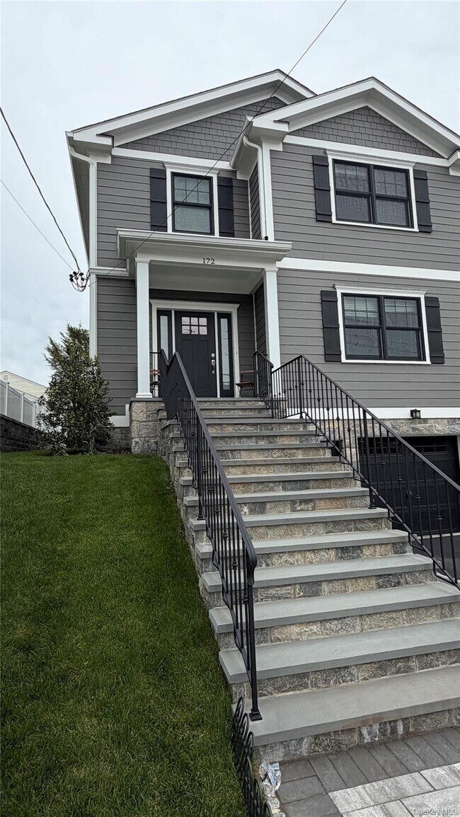 Building Photo - 172 Lakeview Ave
